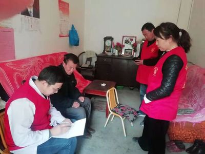 巩义市回郭镇“献暖暖爱心”帮扶活动 以温情筑起点，让关爱暖人心
